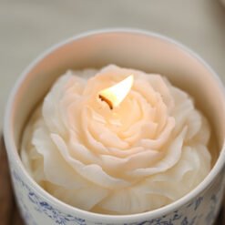 Alternative view of Bloom Candle